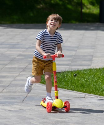 БЕЗ УПАКОВКИ Самокат 3-колесный Bunny, 135/90 мм, желтый/красный